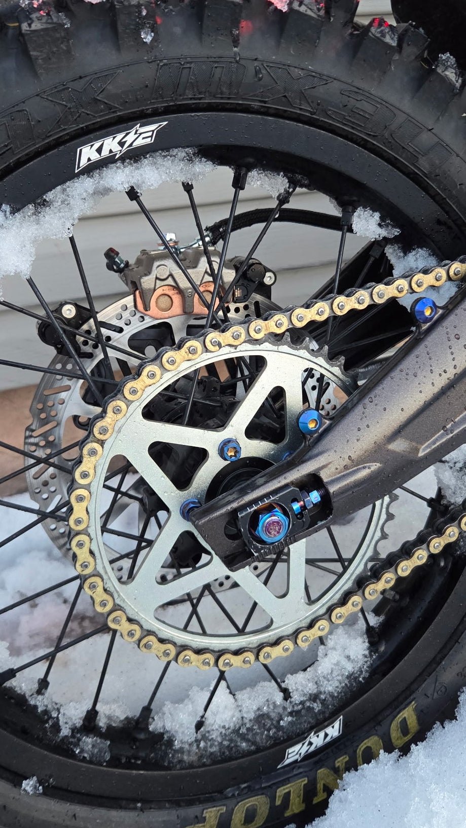 E-moto sprocket bolts